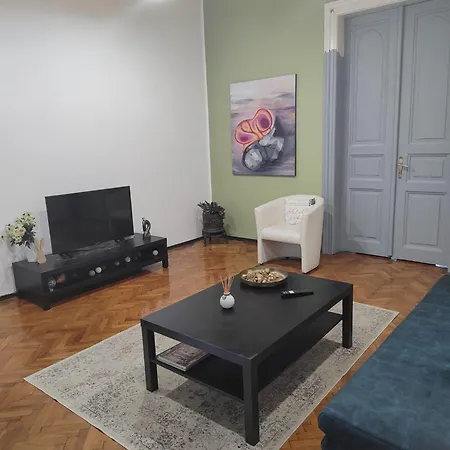 1bdr In Marschall Palace Apartment *