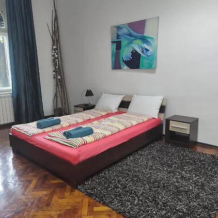 1bdr In Marschall Palace Apartment *