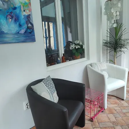 1bdr In Marschall Palace